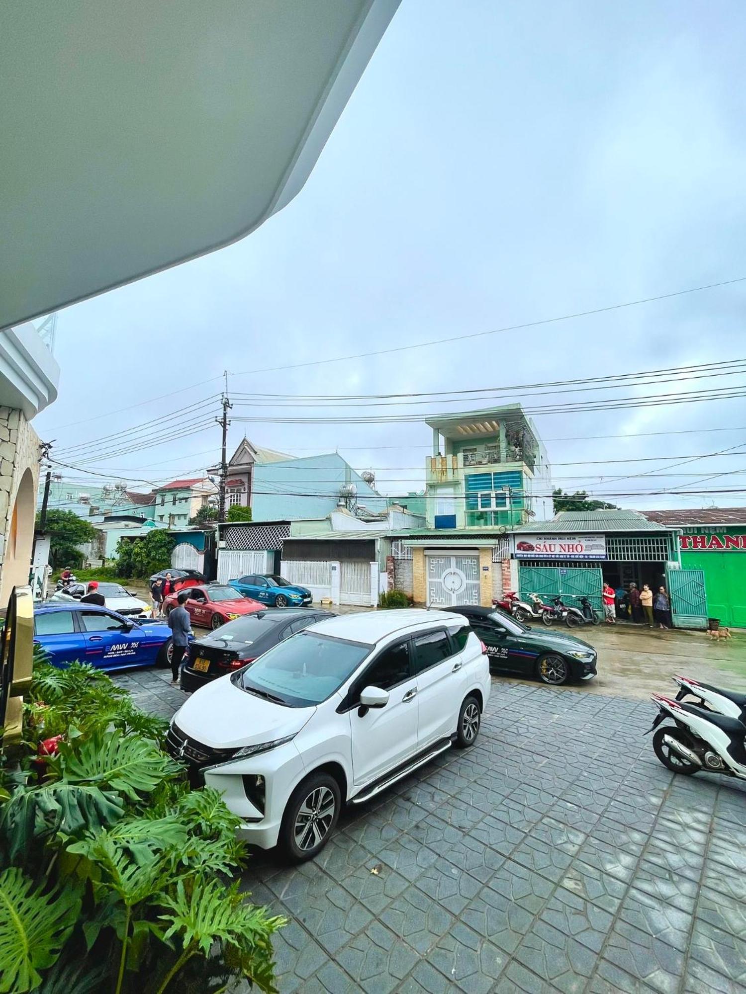 Diora Hotel Pleiku By Hos Exterior foto